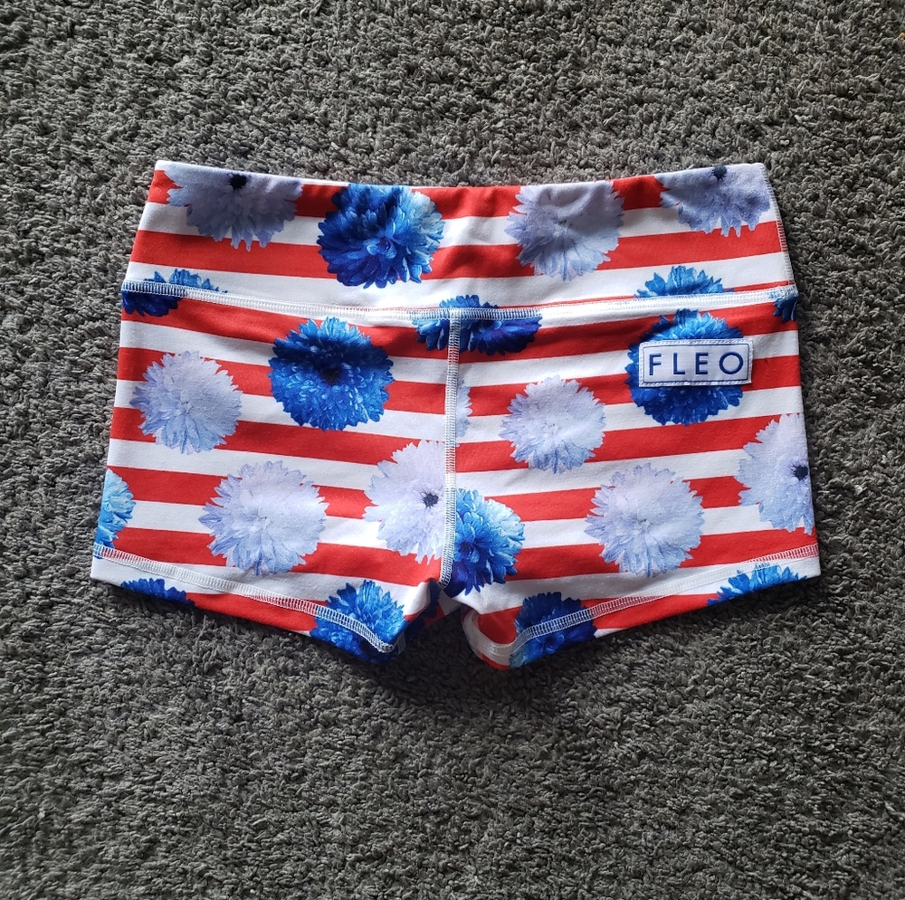 Fleo Stripes and Poms